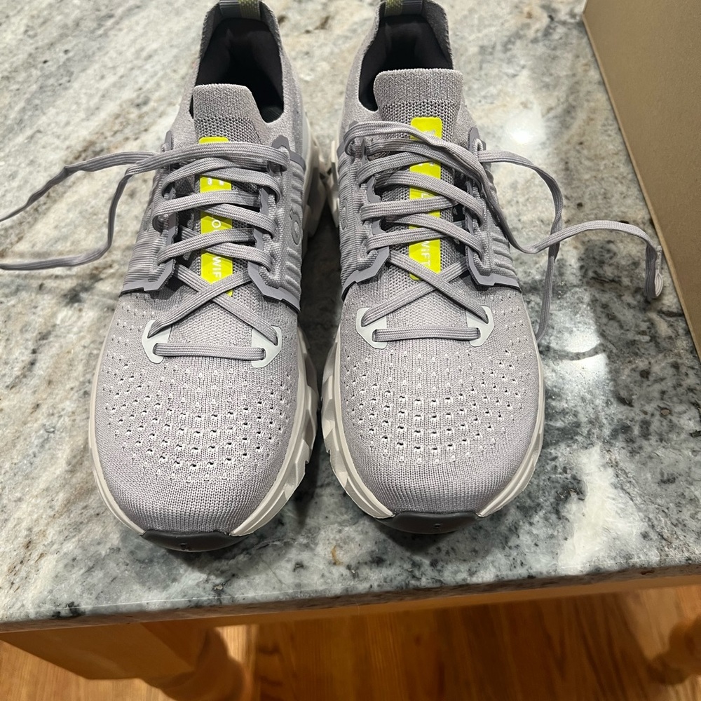 On Running Men's Gray Running Shoes